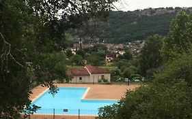 Confortable Maison Dans Village Vacances Avec Piscine A Cajarc